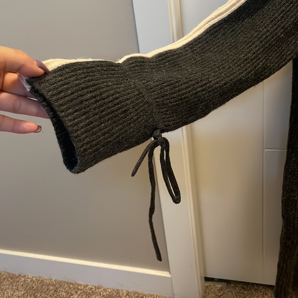 Grey long sweater - Picture 3 of 3